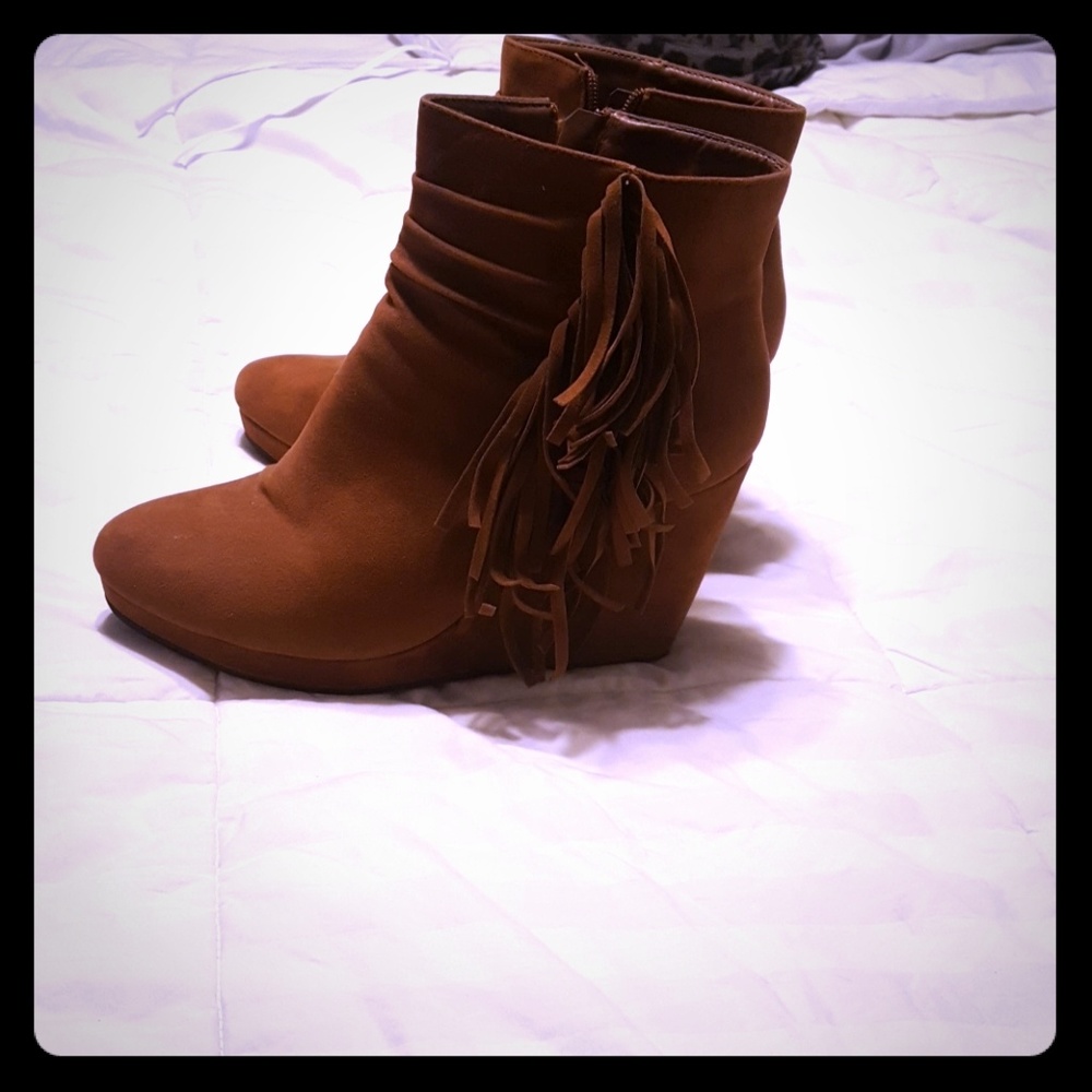 Fringe Wedge Boots